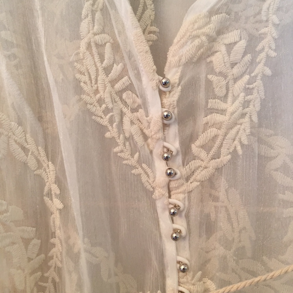 ❌SOLD❌Boutique Lace Duster - Picture 2 of 7